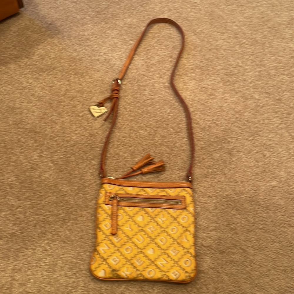 Dooney and Bourke small crossbody bag. - Picture 2 of 10